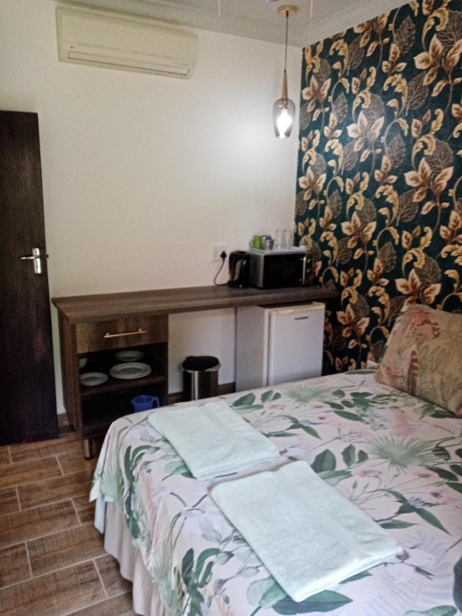 De La Rose Guesthouse Lephalale Εξωτερικό φωτογραφία