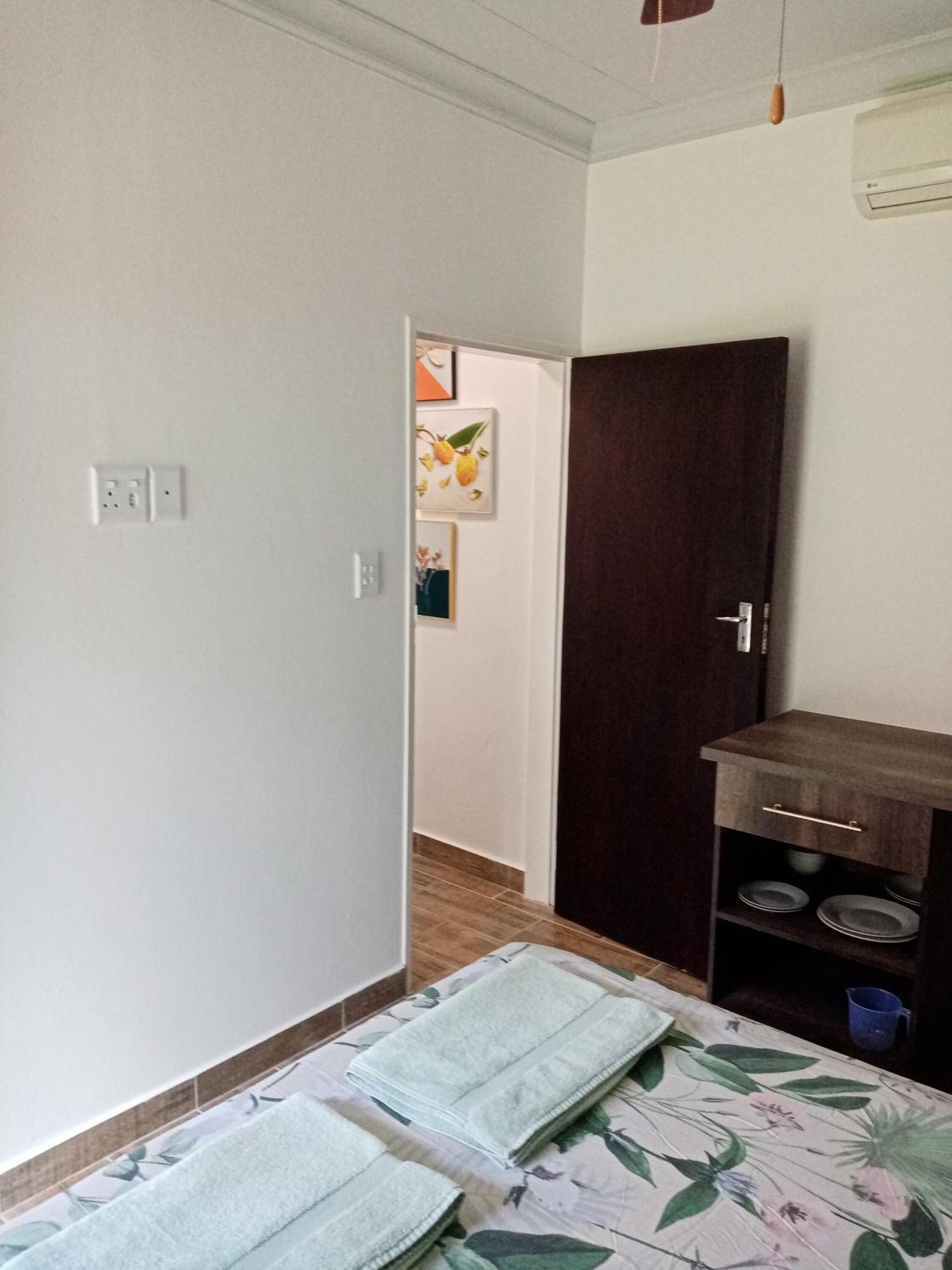 De La Rose Guesthouse Lephalale Εξωτερικό φωτογραφία