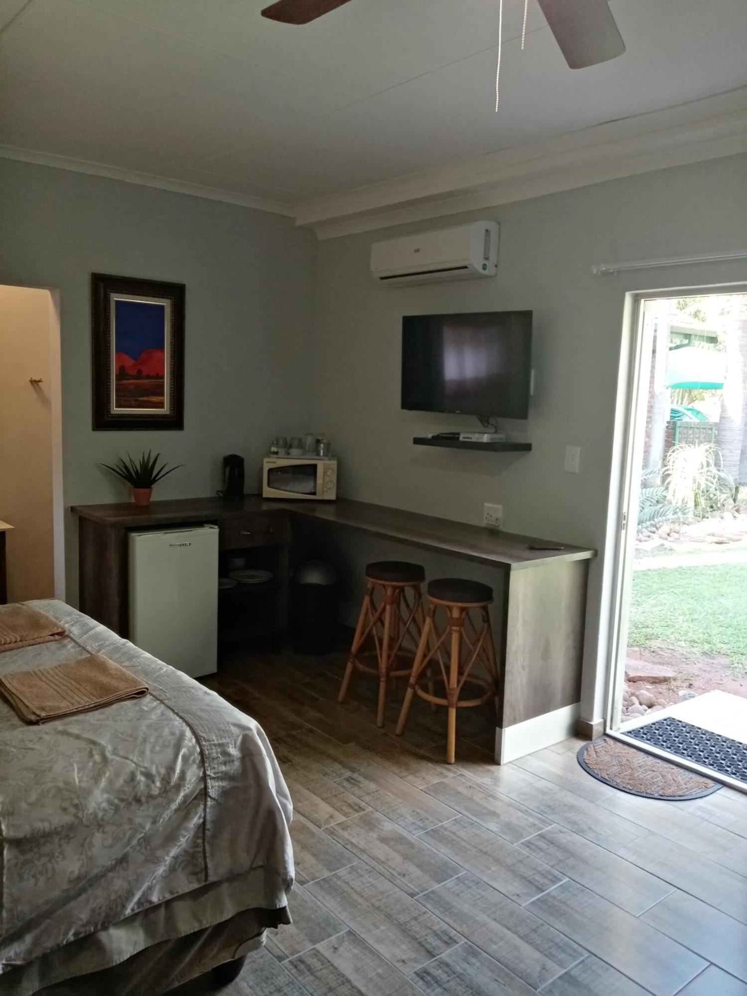 De La Rose Guesthouse Lephalale Εξωτερικό φωτογραφία