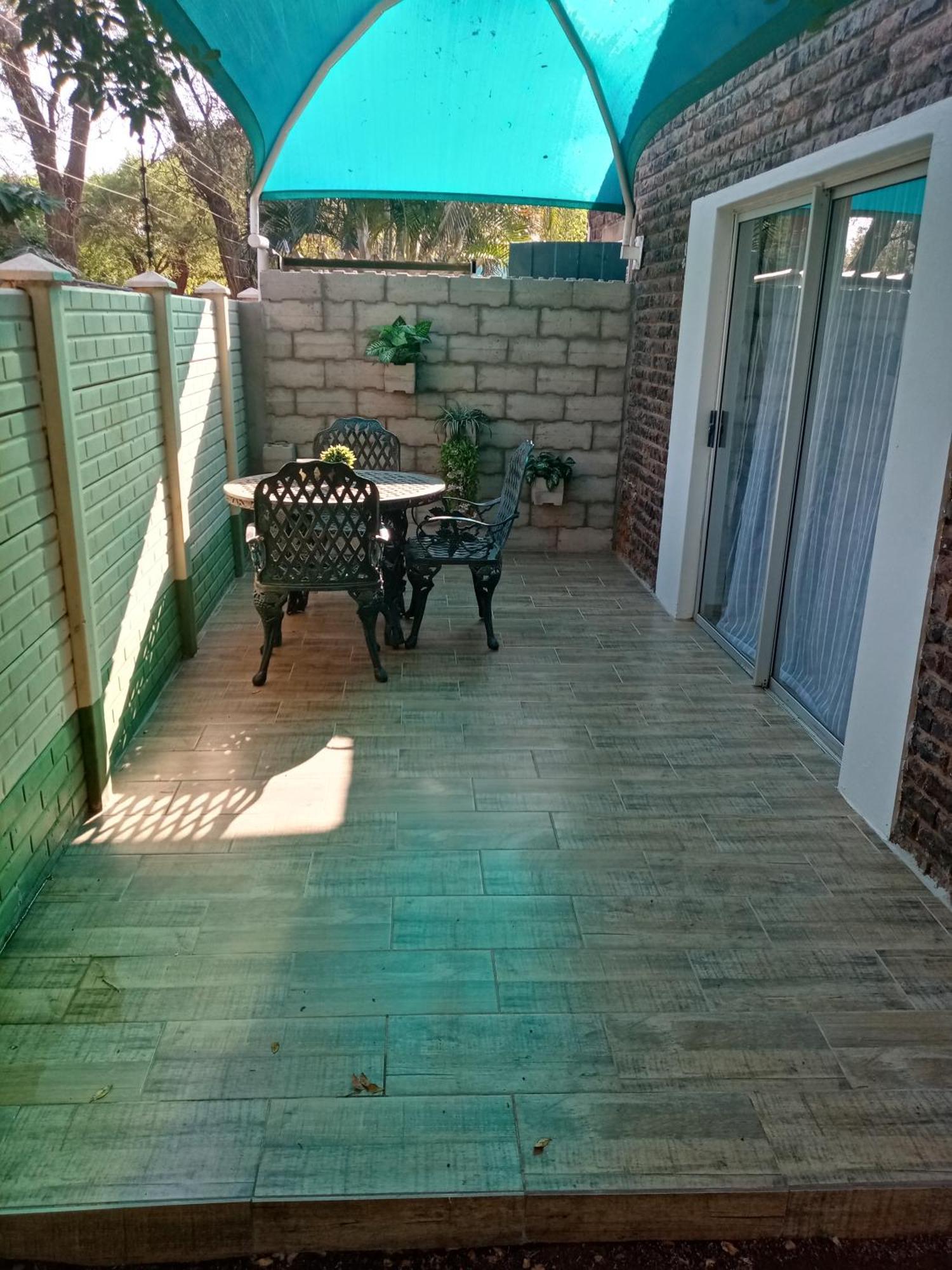 De La Rose Guesthouse Lephalale Εξωτερικό φωτογραφία