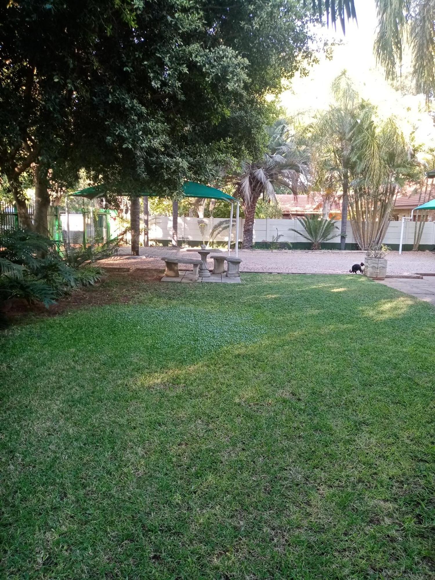 De La Rose Guesthouse Lephalale Εξωτερικό φωτογραφία