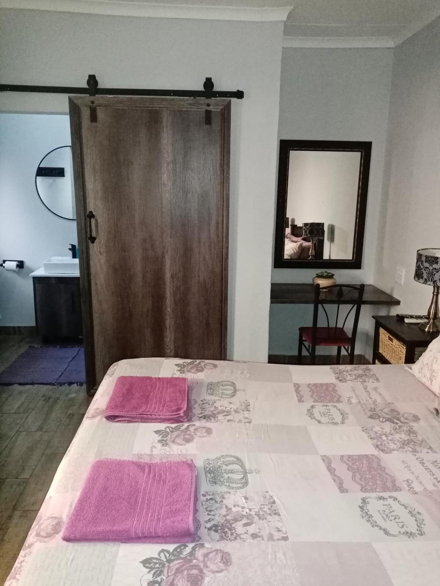 De La Rose Guesthouse Lephalale Εξωτερικό φωτογραφία