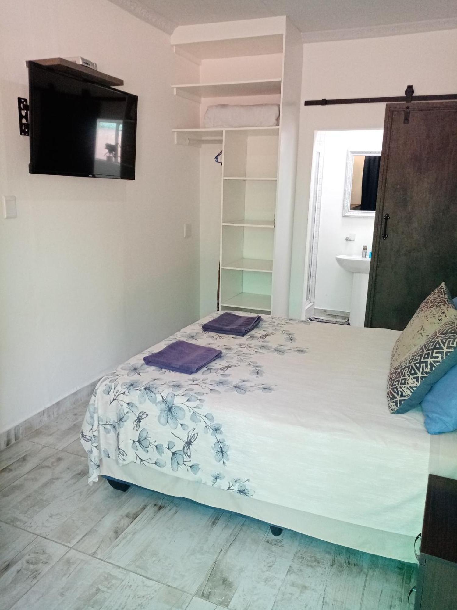 De La Rose Guesthouse Lephalale Εξωτερικό φωτογραφία