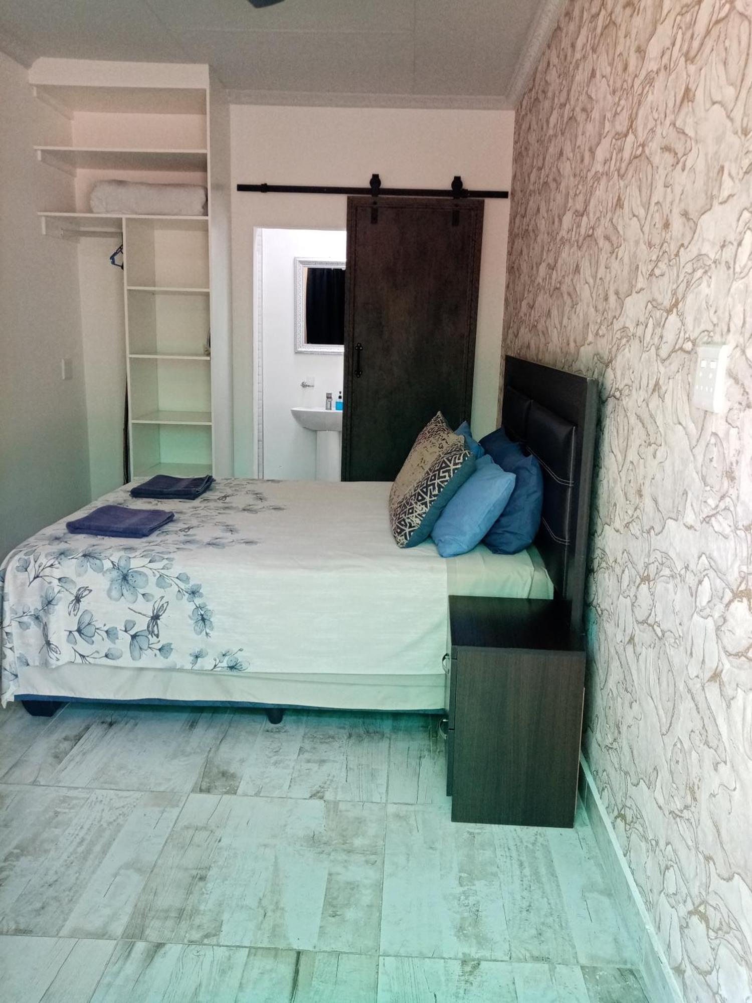 De La Rose Guesthouse Lephalale Εξωτερικό φωτογραφία