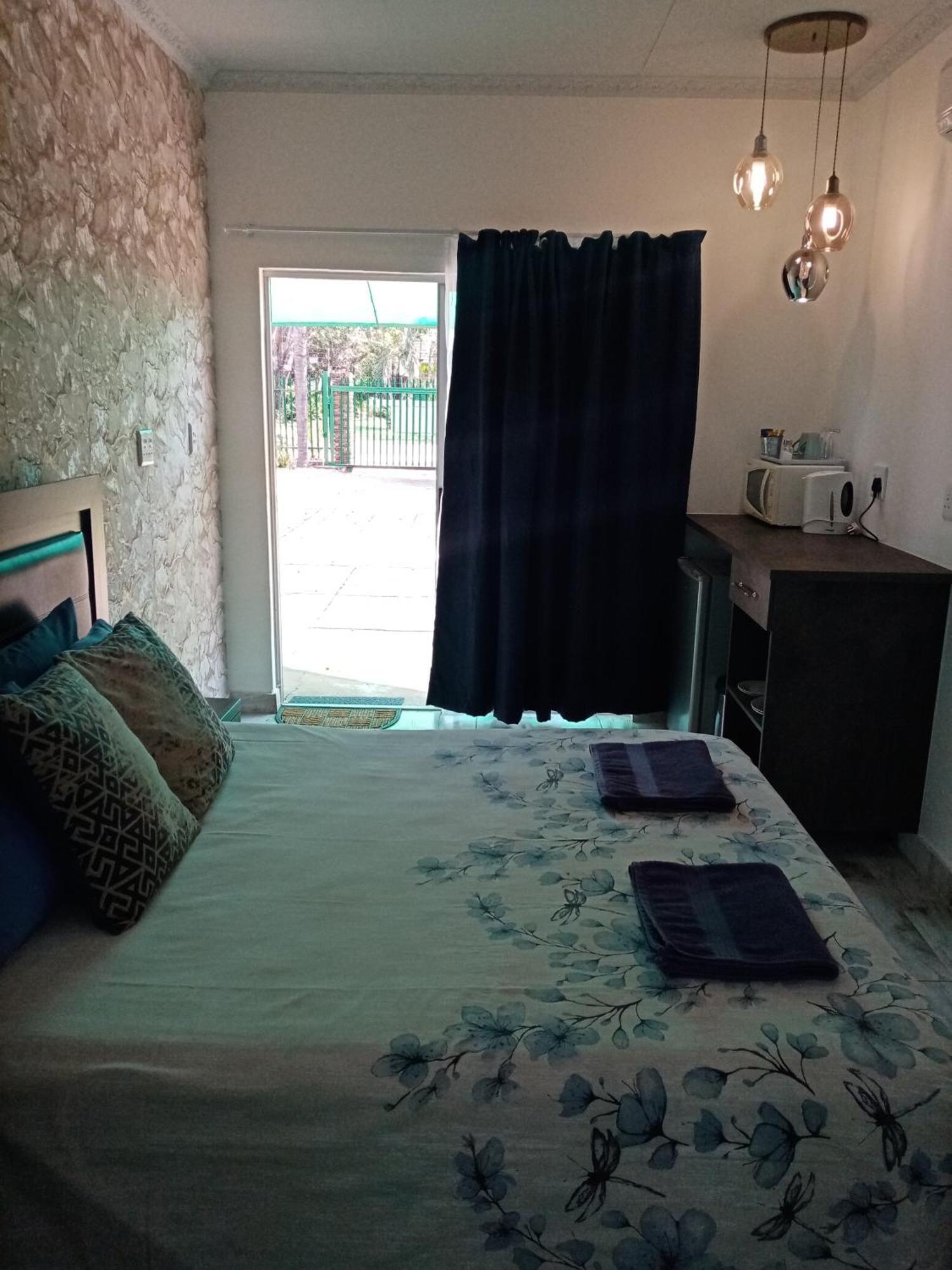 De La Rose Guesthouse Lephalale Εξωτερικό φωτογραφία